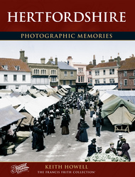 Cover image of Hertfordshire Photographic Memories